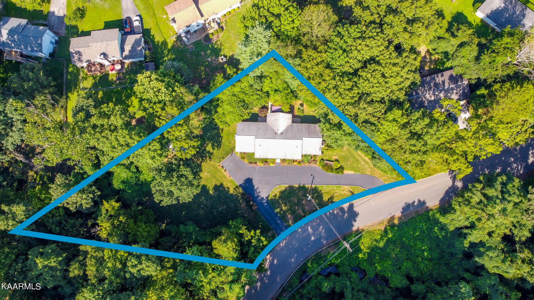 710 Crest Forest Road Knoxville, TN 37923 - Photo 2 of 40