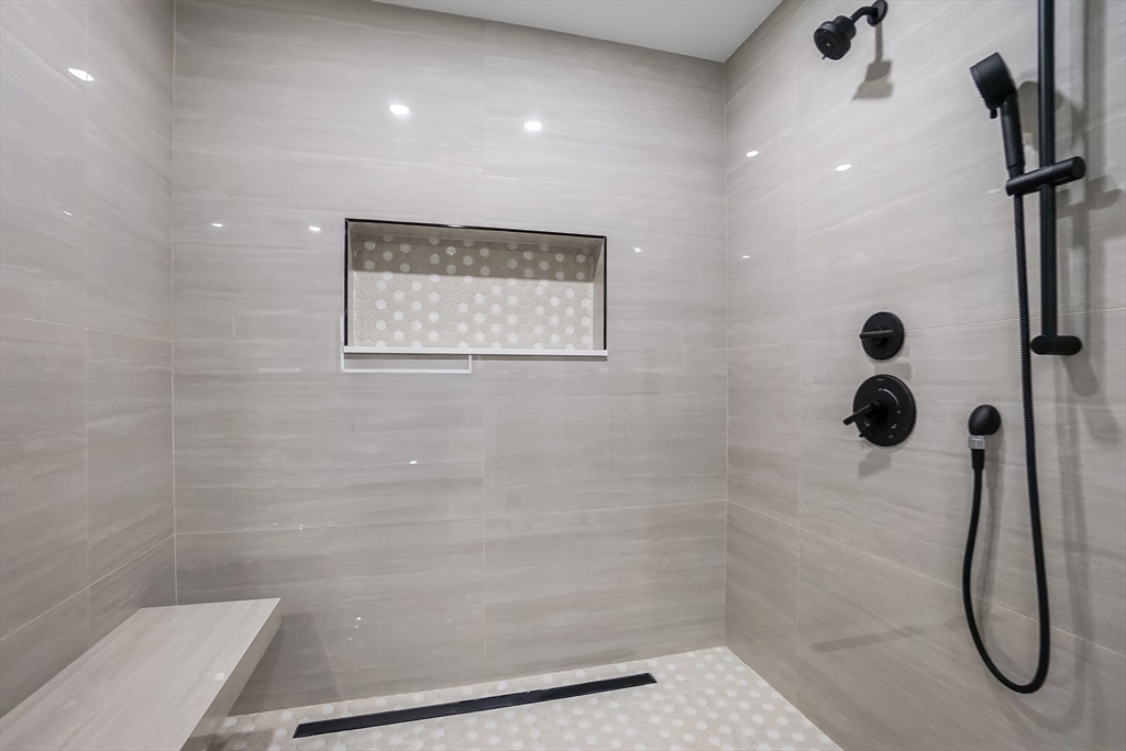 15 Foss Road, Unit A Framingham, MA 01702 - Photo 19 of 36
