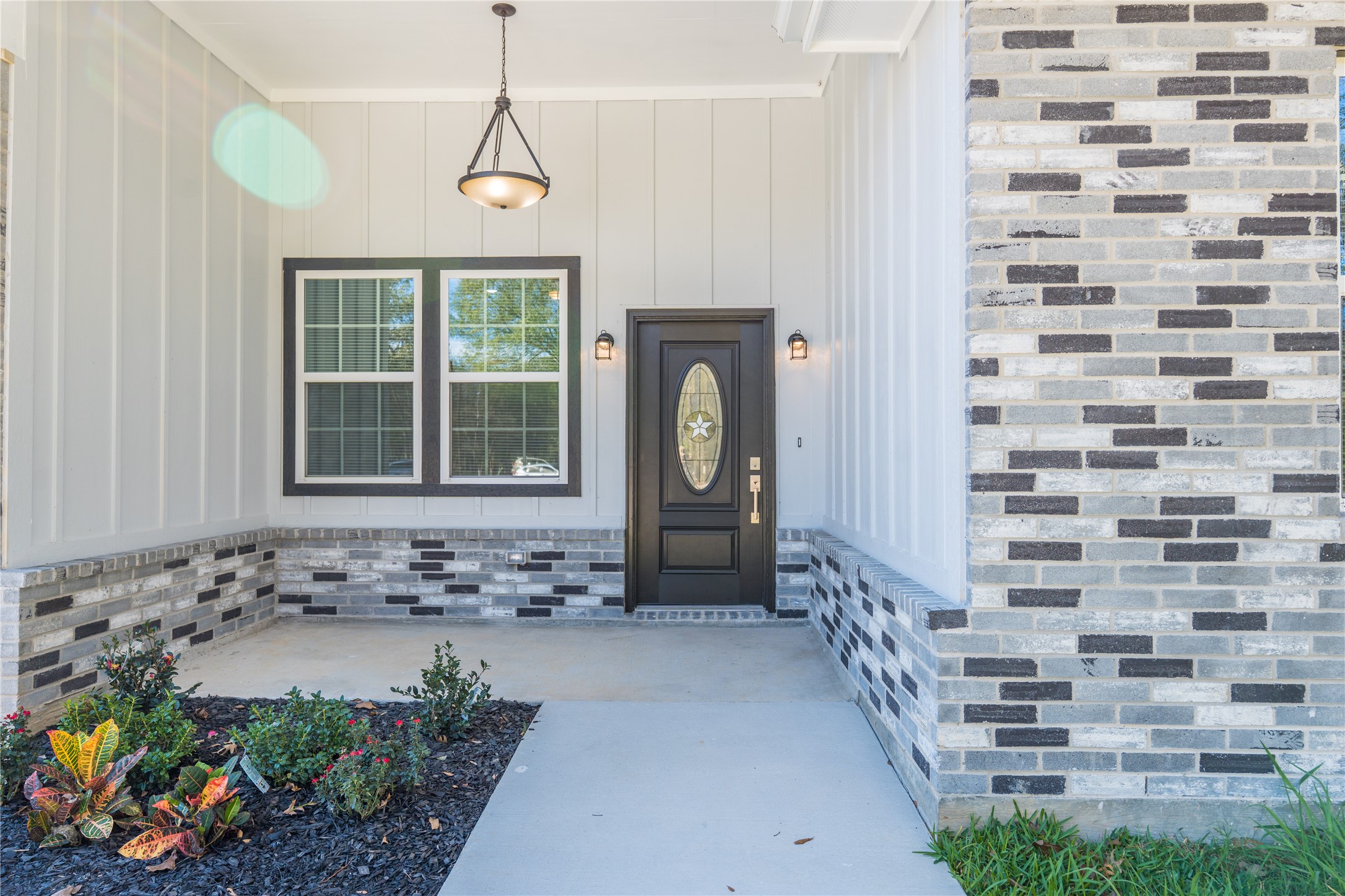 164 County Road 3370 Cleveland, TX 77327 - Photo 5 of 28 a view of a entryway door of the house
