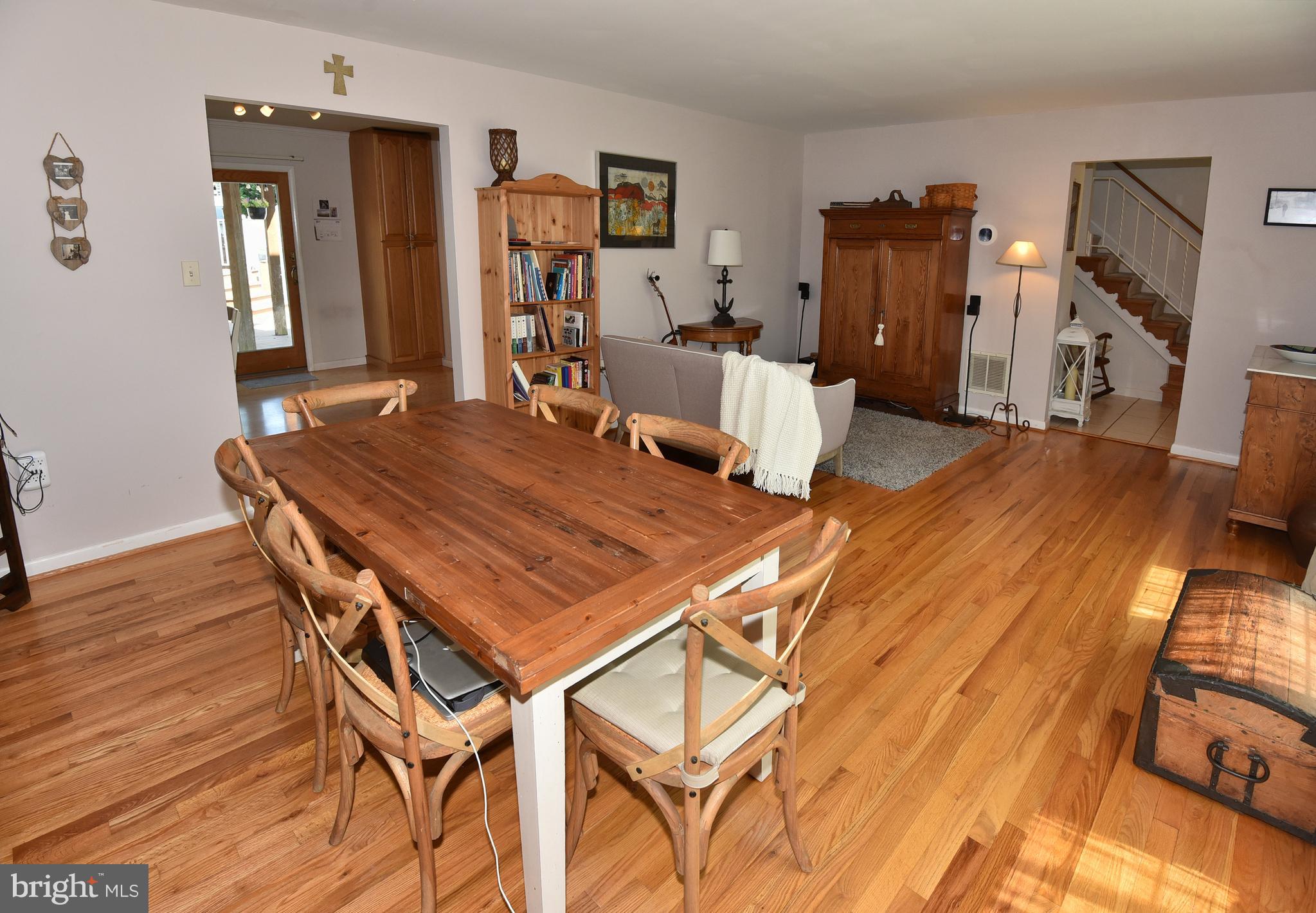 7826 Harbor Road Pasadena, MD 21122 - Photo 2 of 66 Dinning space next to family room.
