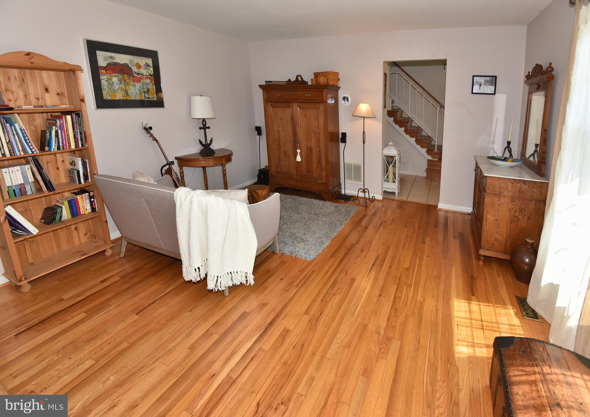 7826 Harbor Road Pasadena, MD 21122 - Photo 32 of 66 Large family room for all your get togethers.