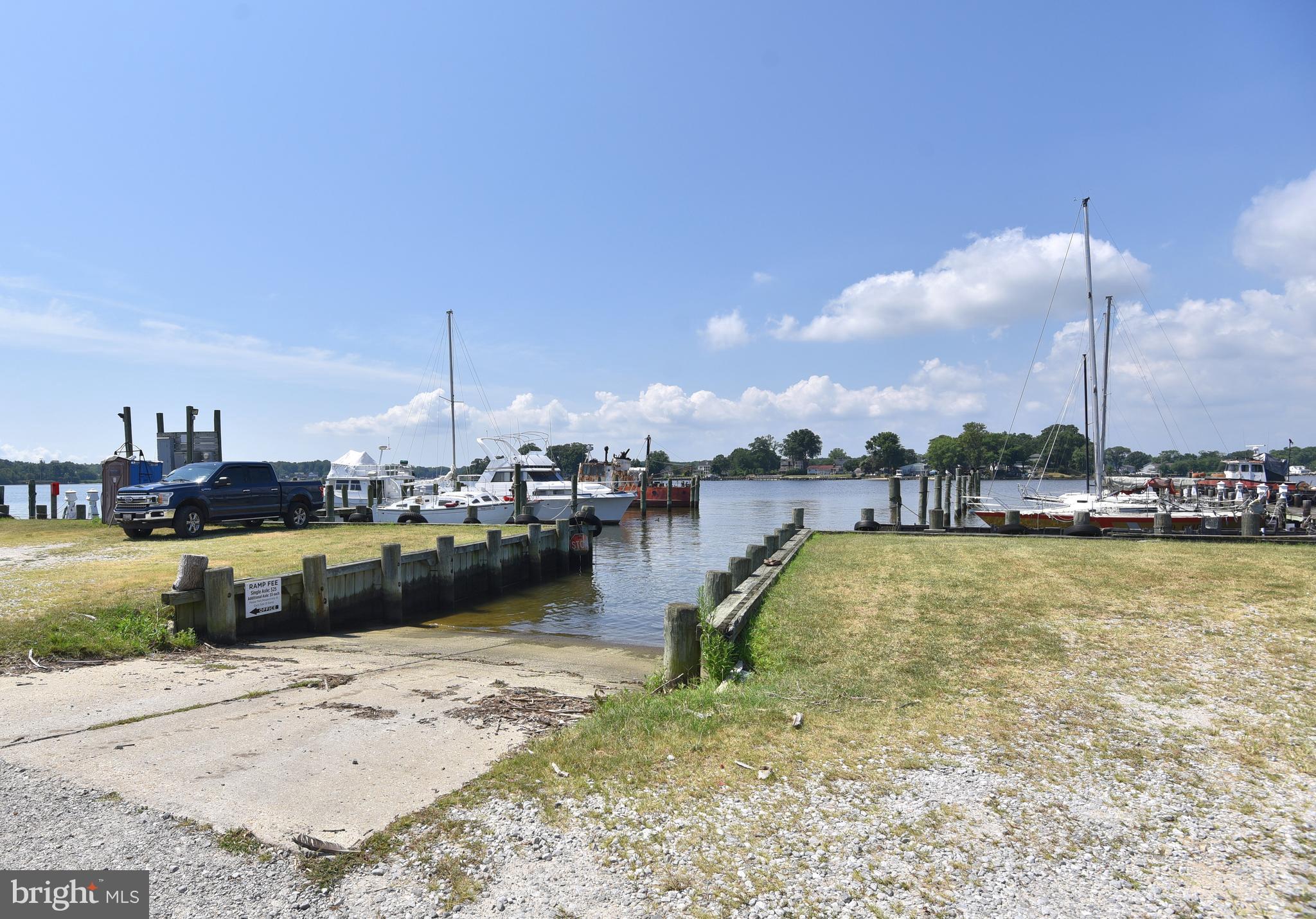 7826 Harbor Road Pasadena, MD 21122 - Photo 48 of 66 Comes with ramp access for the boat goers.