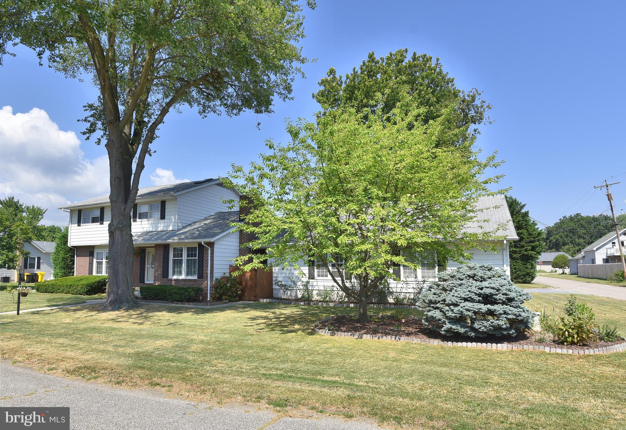 7826 Harbor Road Pasadena, MD 21122 - Photo 10 of 66 View of the exterior from garage side.