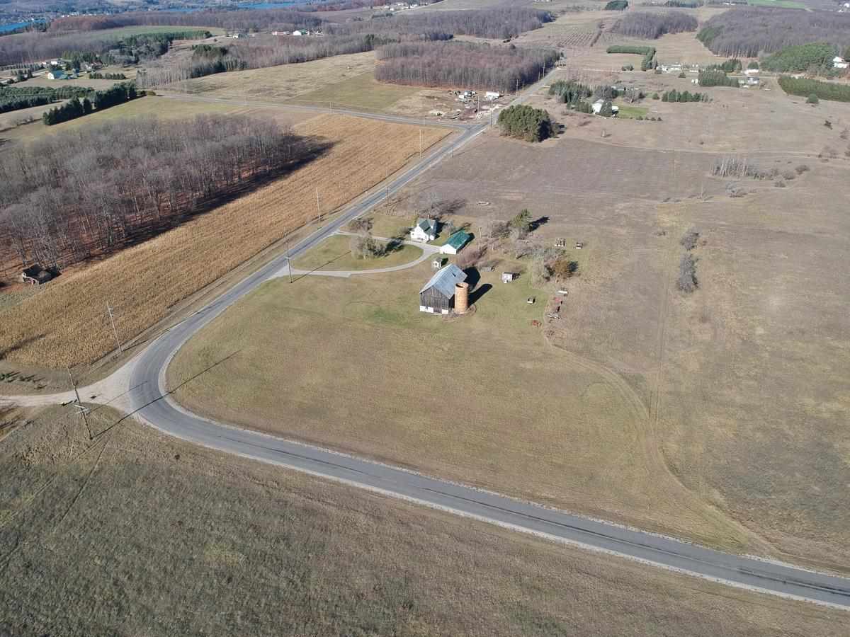 3411 South Center Otto Road Suttons Bay, MI 49682 - Photo 50 of 51 1895309-50.JPG