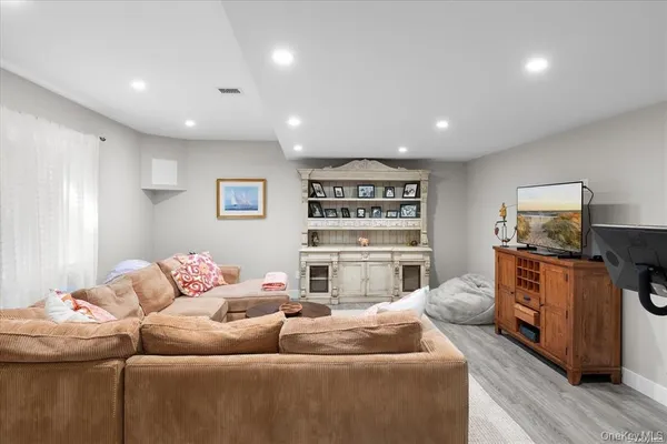$7,900 | 48 Jessup Avenue, Quogue, NY 11959