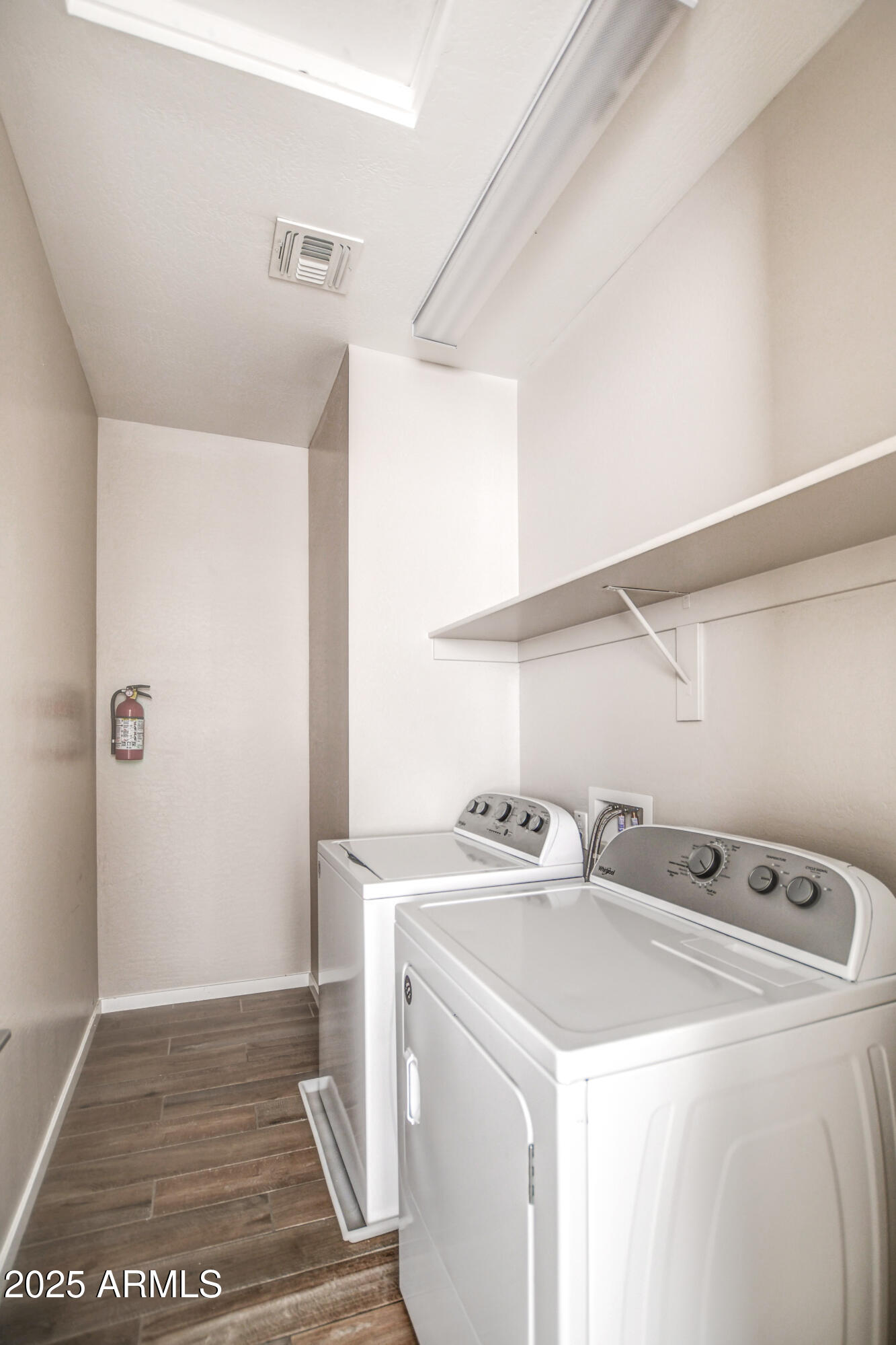 901 South Smith Road, Unit 1045 Tempe, AZ 85281 - Photo 25 of 32 Laundry