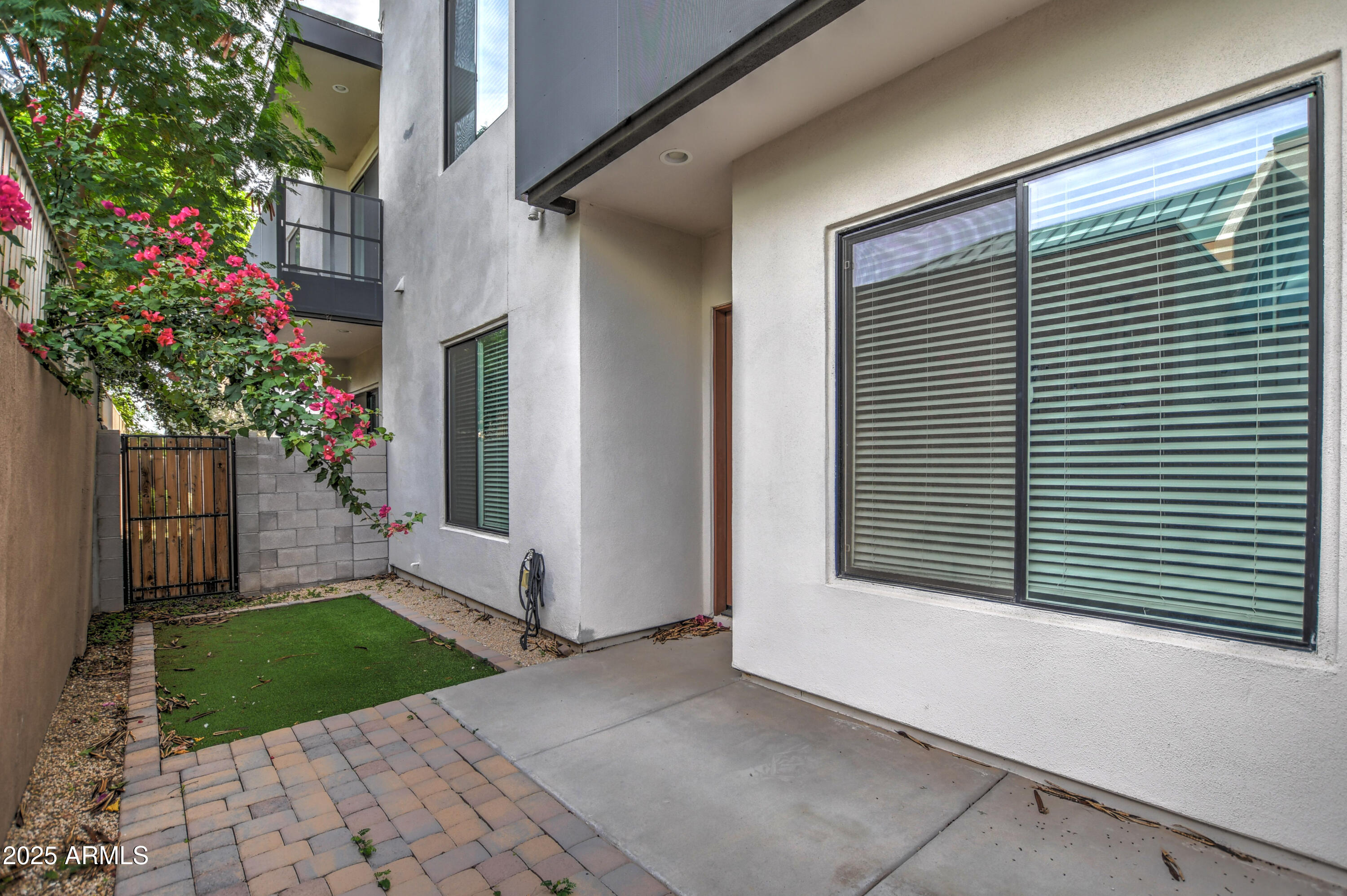 901 South Smith Road, Unit 1045 Tempe, AZ 85281 - Photo 27 of 32 Patio