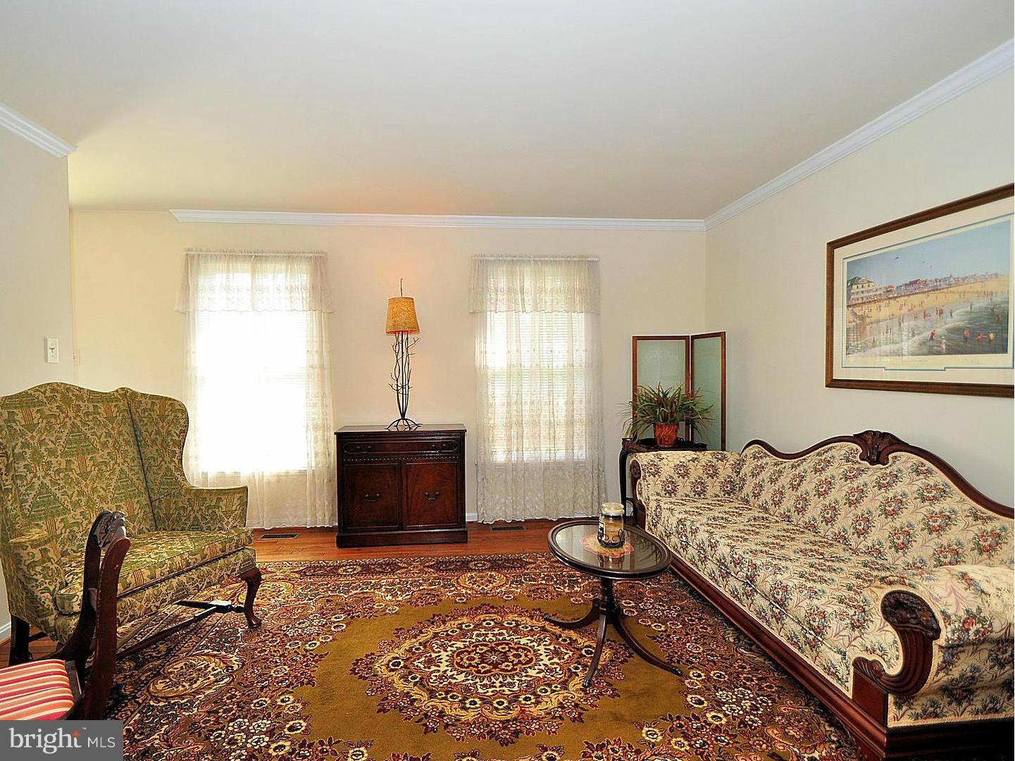 9502 Hallhurst Road Baltimore, MD 21236 - Photo 11 of 30 Living Room