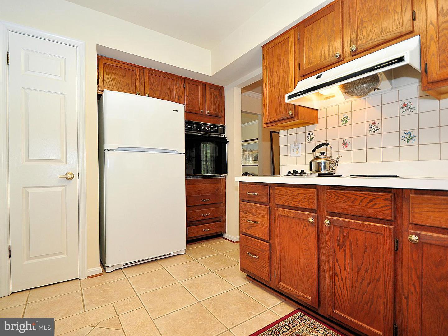 9502 Hallhurst Road Baltimore, MD 21236 - Photo 16 of 30 Kitchen