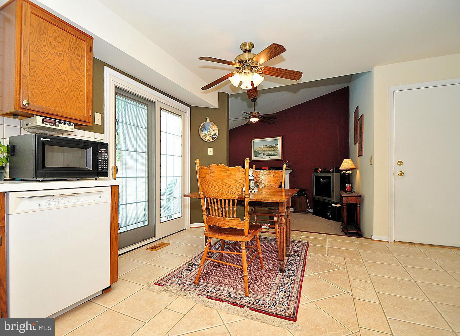 9502 Hallhurst Road Baltimore, MD 21236 - Photo 17 of 30 Kitchen