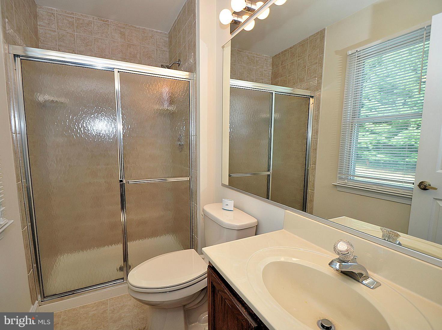 9502 Hallhurst Road Baltimore, MD 21236 - Photo 24 of 30 Bath