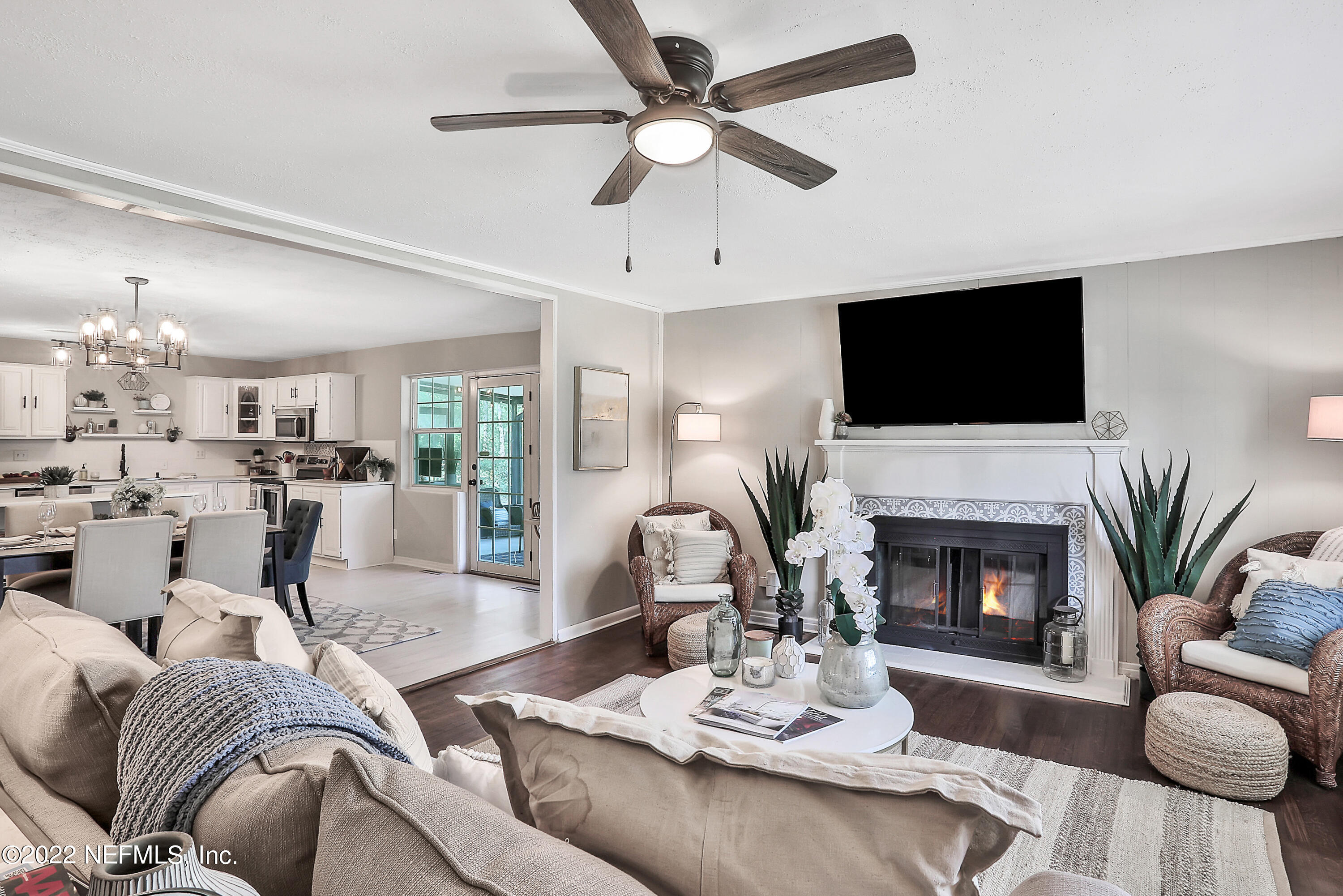 6904 Altama Road Jacksonville, FL 32216 - Photo 3 of 24 Luxurious Family Room