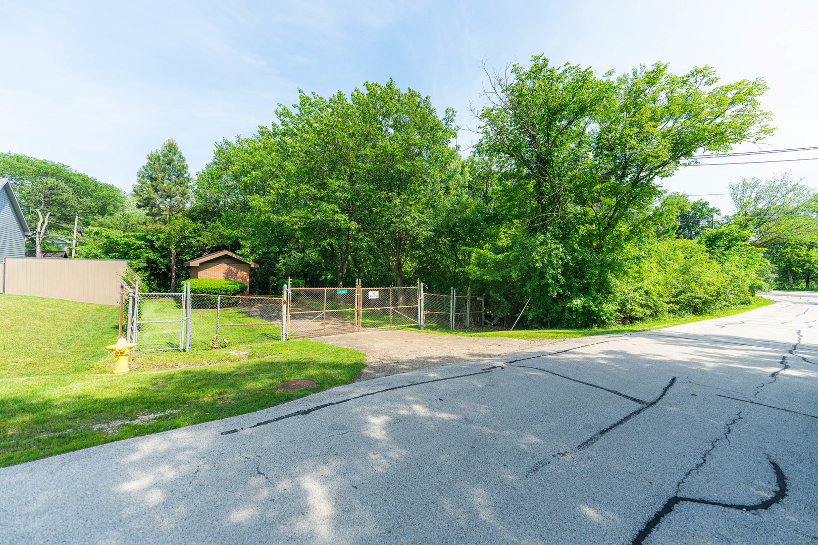 Lot 17-18 Roosevelt Road Winfield, IL 60190 - Photo 11 of 17 a view of a backyard