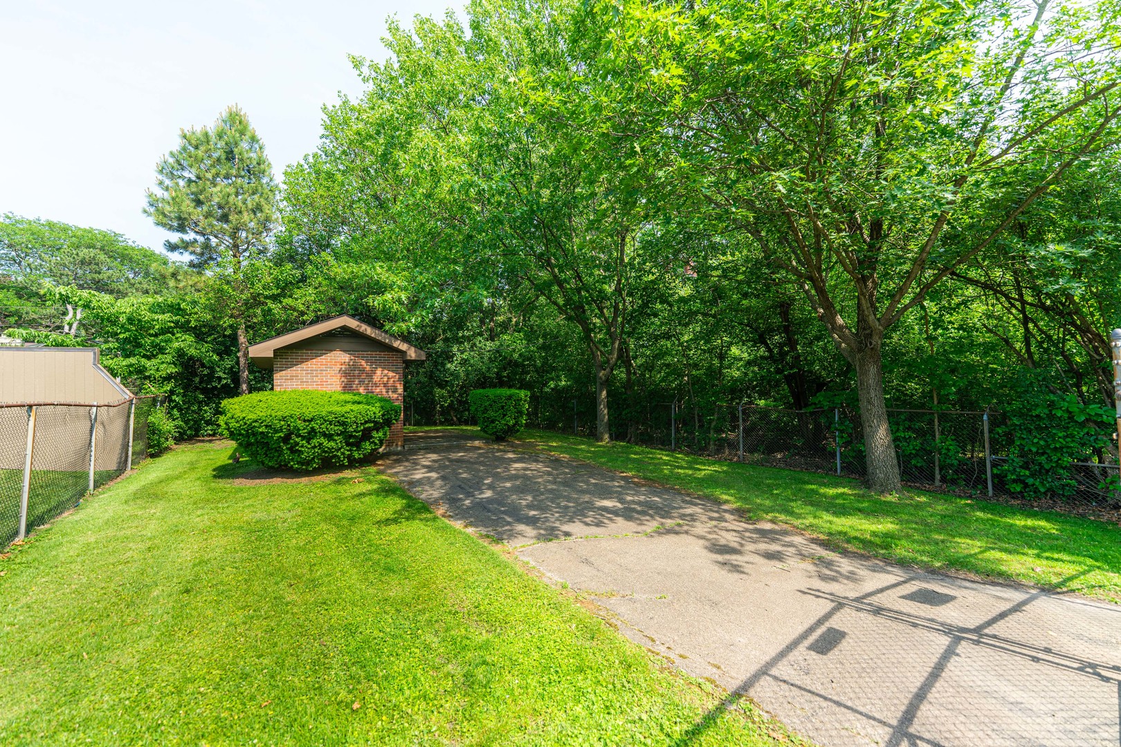 Lot 17-18 Roosevelt Road Winfield, IL 60190 - Photo 13 of 17 a view of a back yard