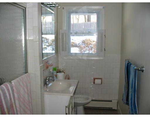 96 Yvonne Road Bellingham, MA 02019 - Photo 6 of 11 Gallery Image 6