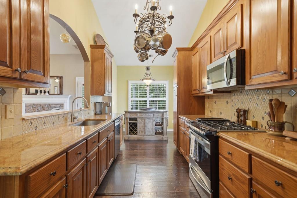 2085 Habersham Marina Road Cumming, GA 30041 - Photo 4 of 59