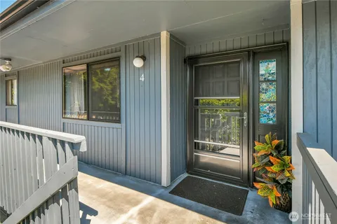 $300,000 | 8015 196th Street Southwest, Unit 4A, Edmonds, WA 98026