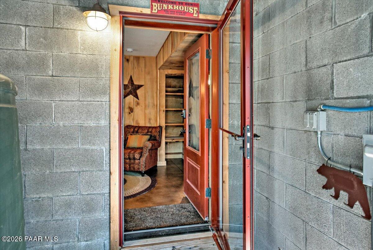 835 Happy Valley Road Prescott, AZ 86305 - Photo 23 of 48 a bathroom with a shower