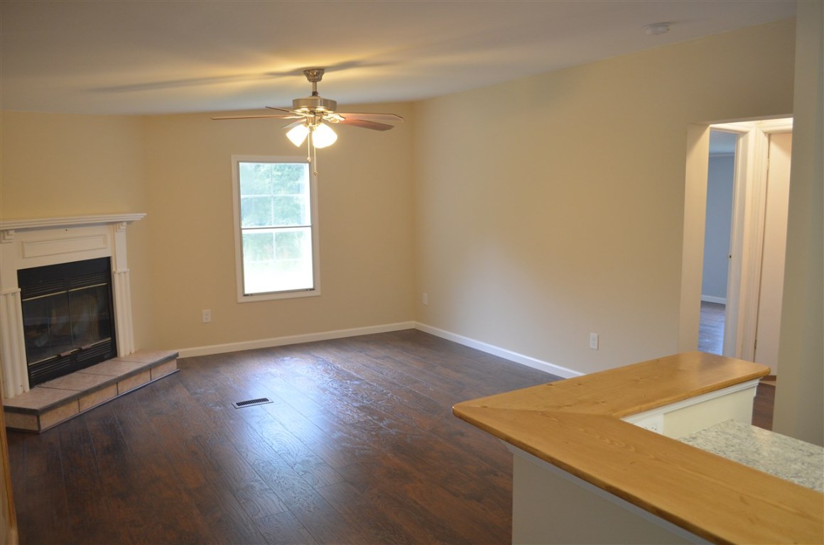 719 Richland Road Seneca, SC 29672 - Photo 2 of 33