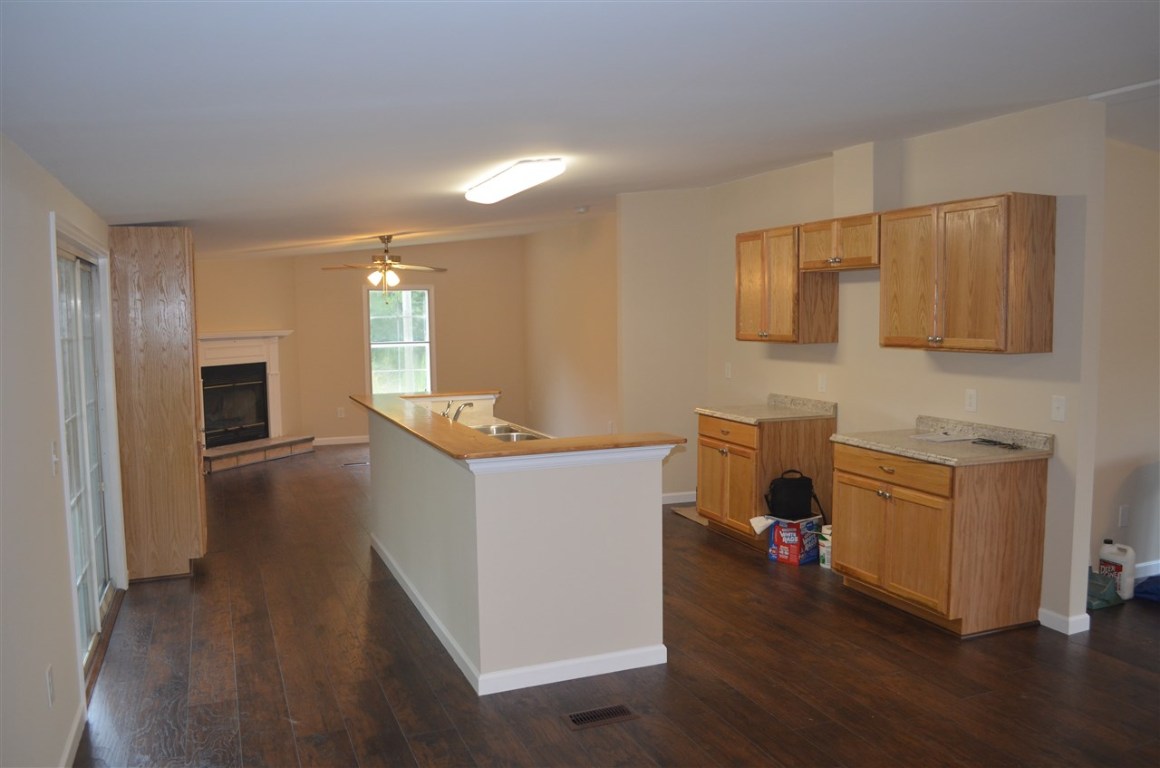 719 Richland Road Seneca, SC 29672 - Photo 3 of 33