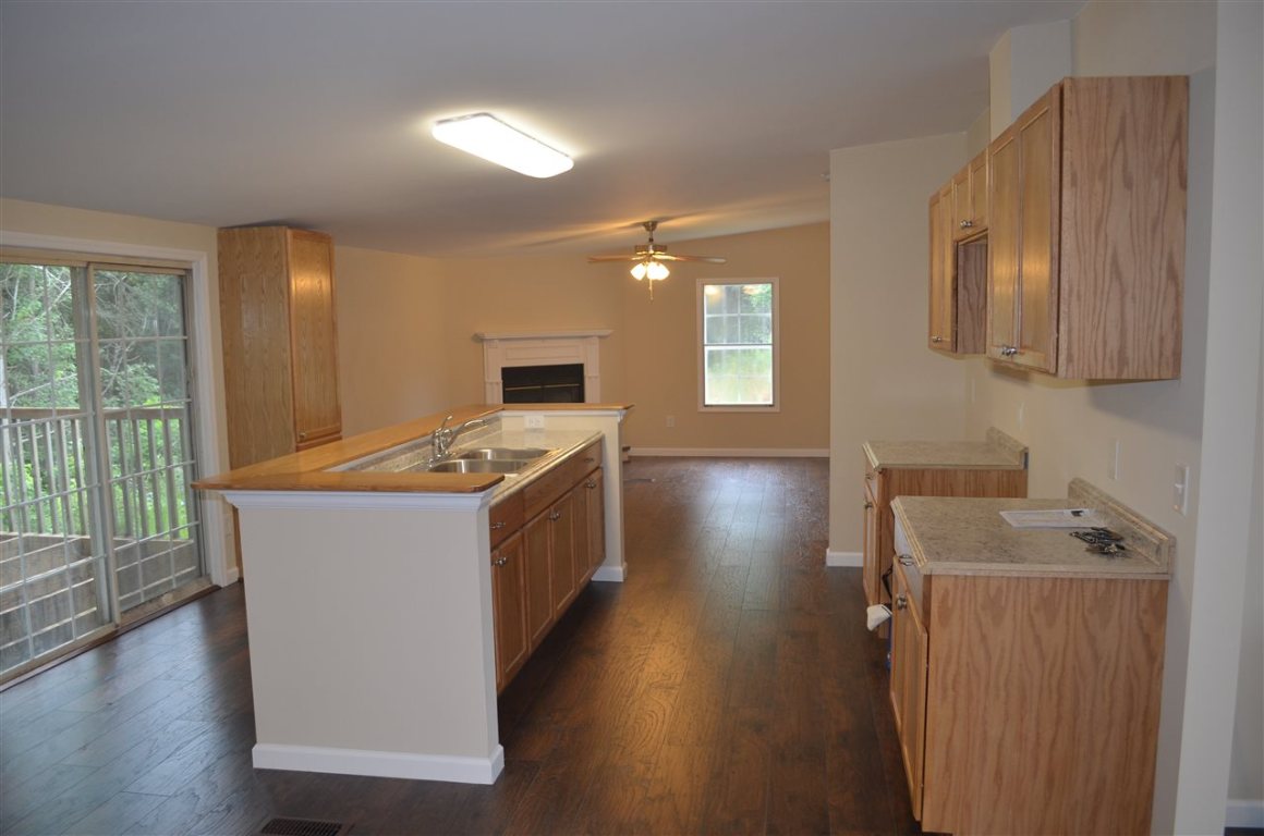 719 Richland Road Seneca, SC 29672 - Photo 4 of 33