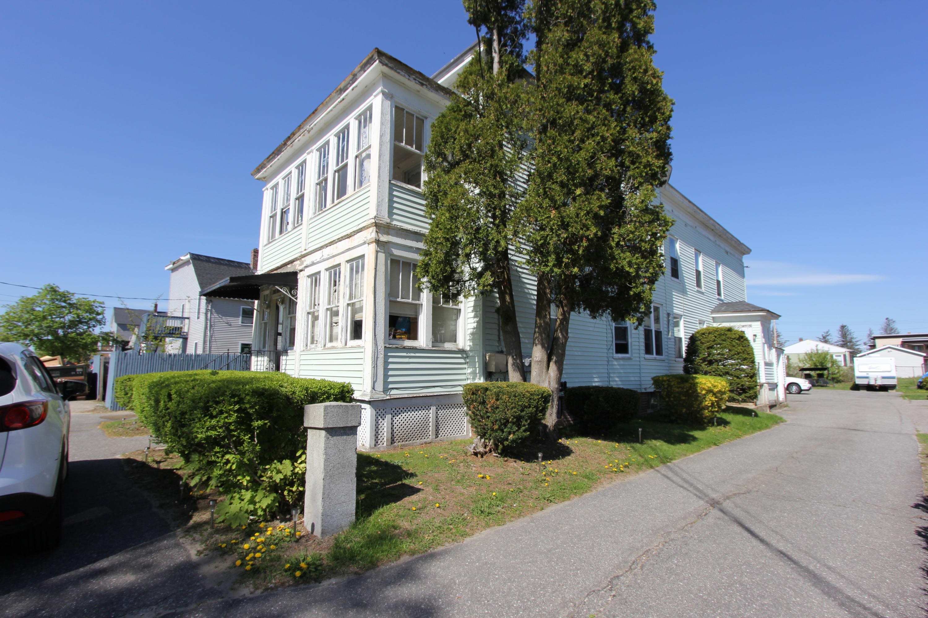 58 Rosedale Street Lewiston, ME 04240 - Photo 4 of 8 IMG_2690