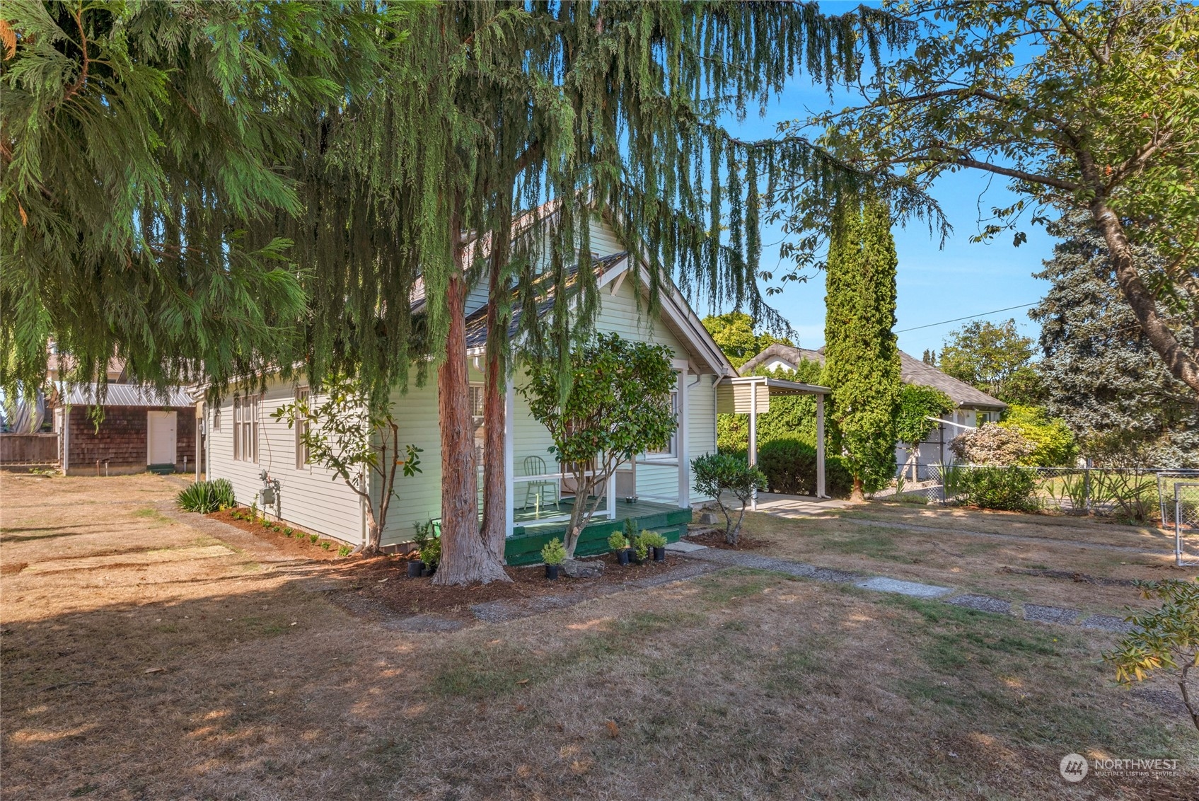 5416 Rockefeller Avenue Everett, WA 98203 - Photo 2 of 35 a view of a out door space area