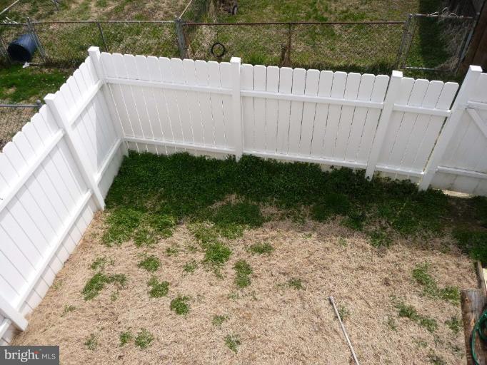 7 Bohn Court Rosedale, MD 21237 - Photo 2 of 30 Back yard