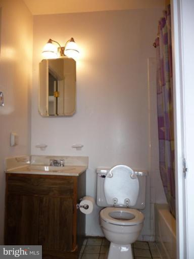 7 Bohn Court Rosedale, MD 21237 - Photo 3 of 30 Bath #1