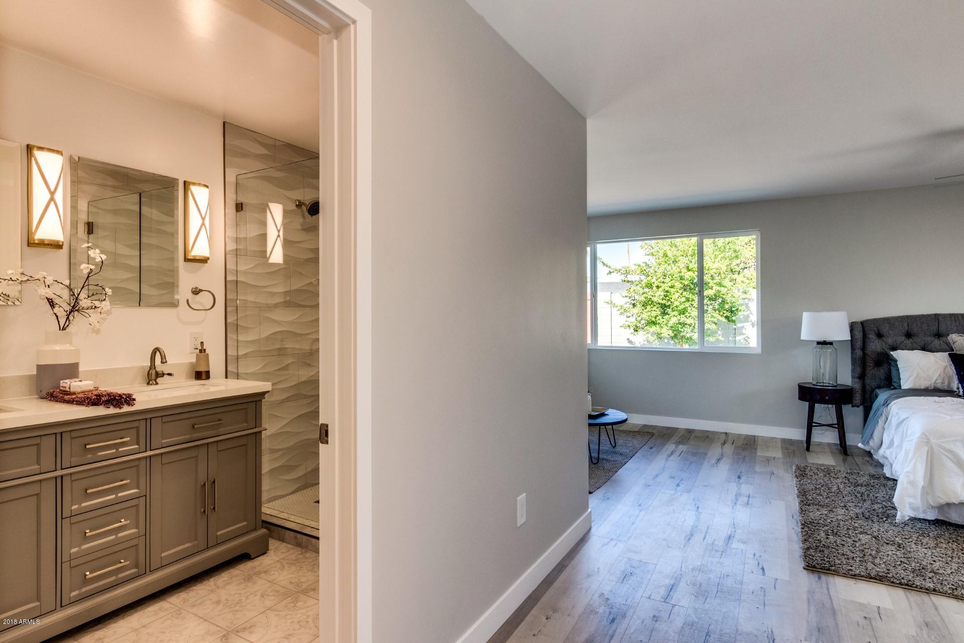 1438 East Granada Road Phoenix, AZ 85006 - Photo 24 of 35 a view of hallway with wooden floor