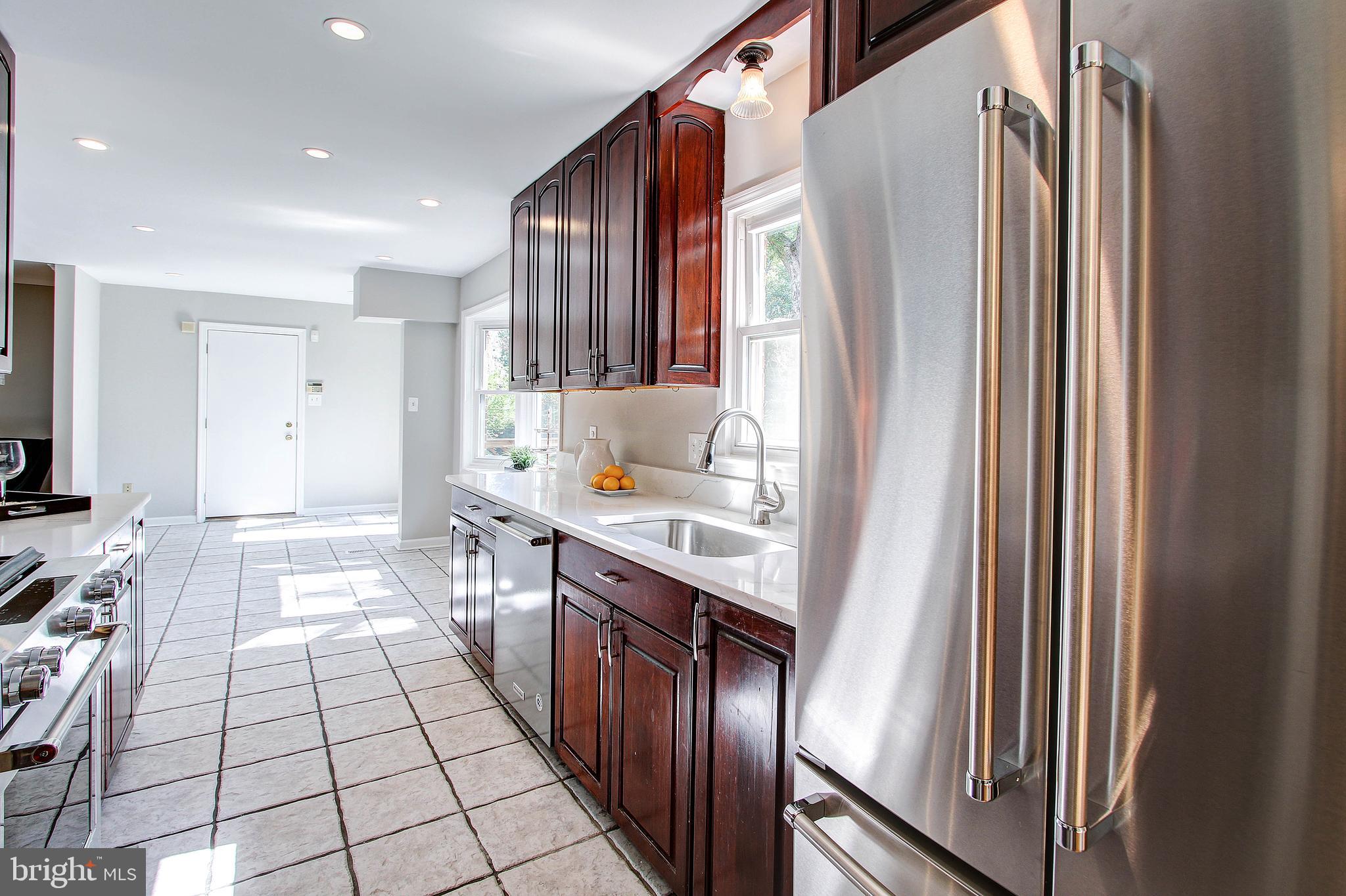11601 Falls Road Potomac, MD 20854 - Photo 18 of 49