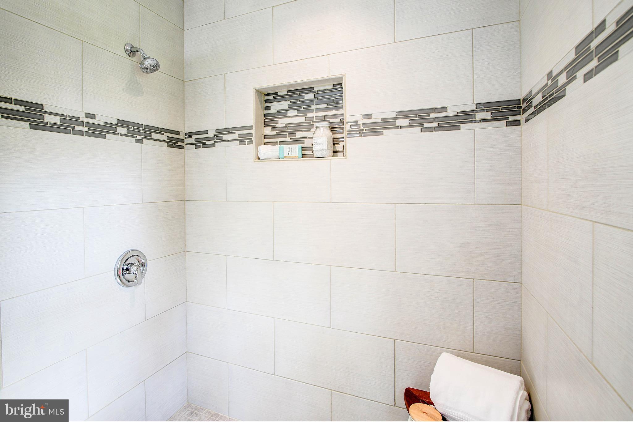 11601 Falls Road Potomac, MD 20854 - Photo 31 of 49