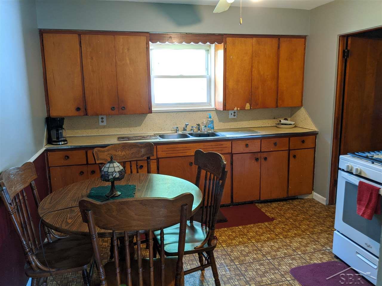 7224 Trinklein Road Saginaw, MI 48609 - Photo 5 of 15 50018556-4.JPG