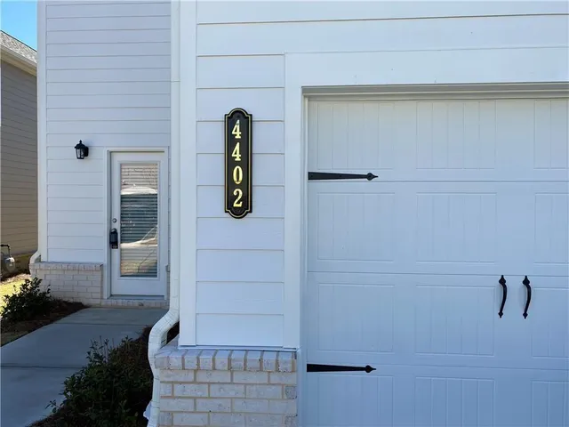 $2,250 | 4402 Grosbeak Drive, Hoschton, GA 30548