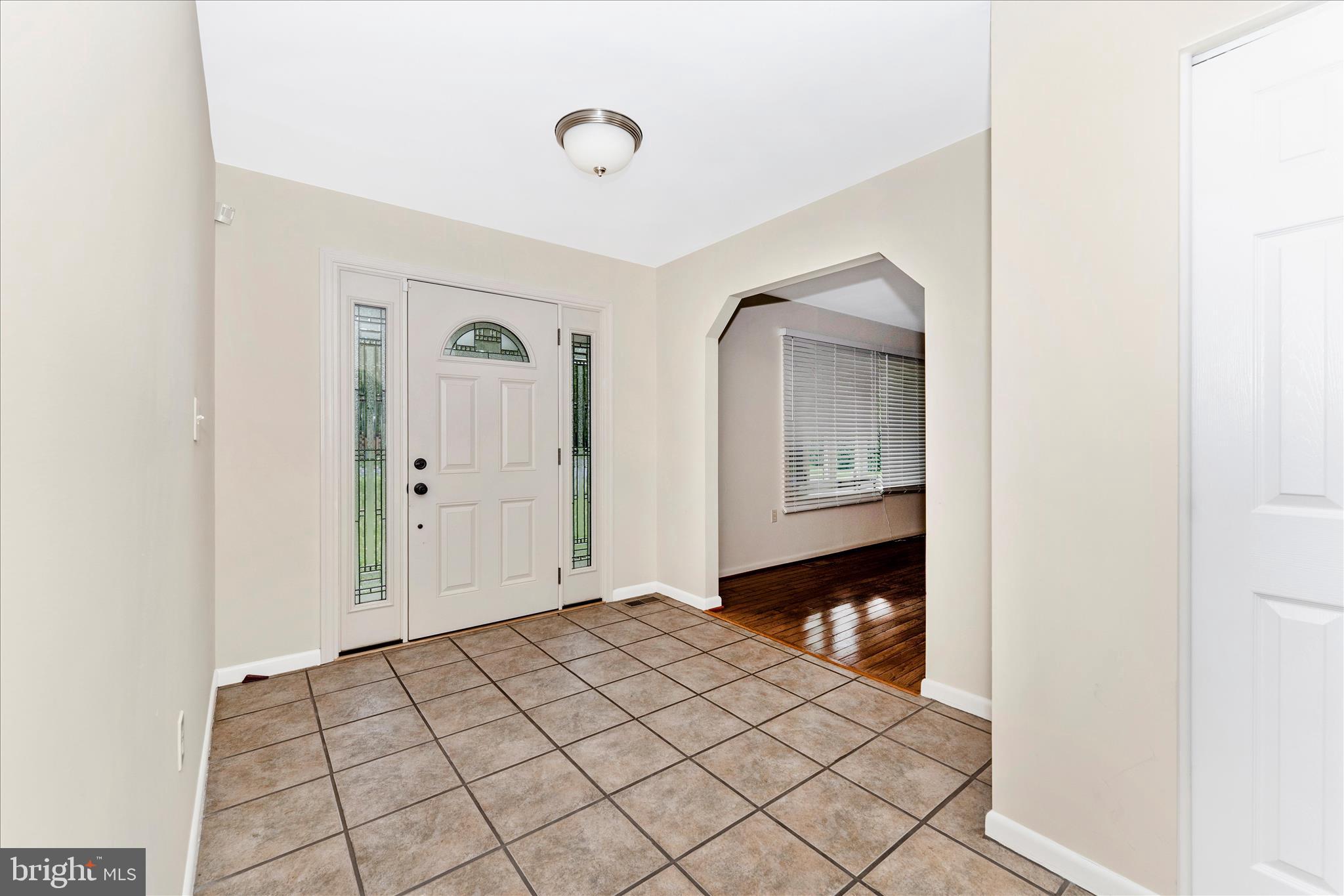 7023 Runkles Road Mount Airy, MD 21771 - Photo 3 of 49 Foyer