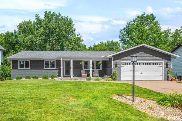 $279,900 | 608 North Wood Thrush Drive, Peoria, IL 61604
