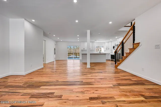 $850,000 | 684 Minsi Trail East, Long Pond, PA 18334