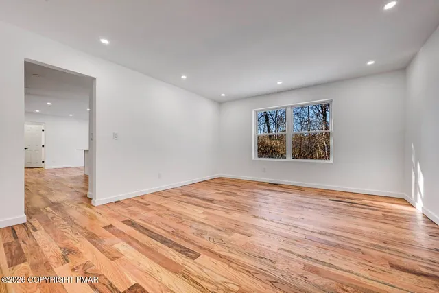 $850,000 | 684 Minsi Trail East, Long Pond, PA 18334