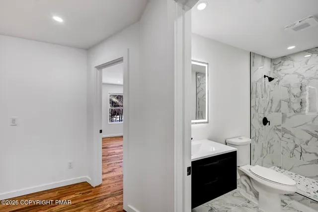 $850,000 | 684 Minsi Trail East, Long Pond, PA 18334