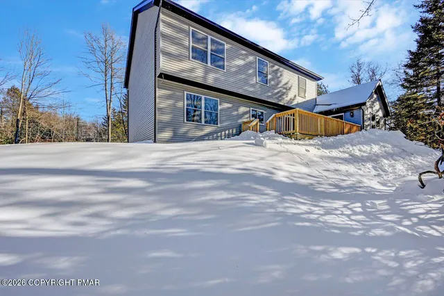 $850,000 | 684 Minsi Trail East, Long Pond, PA 18334