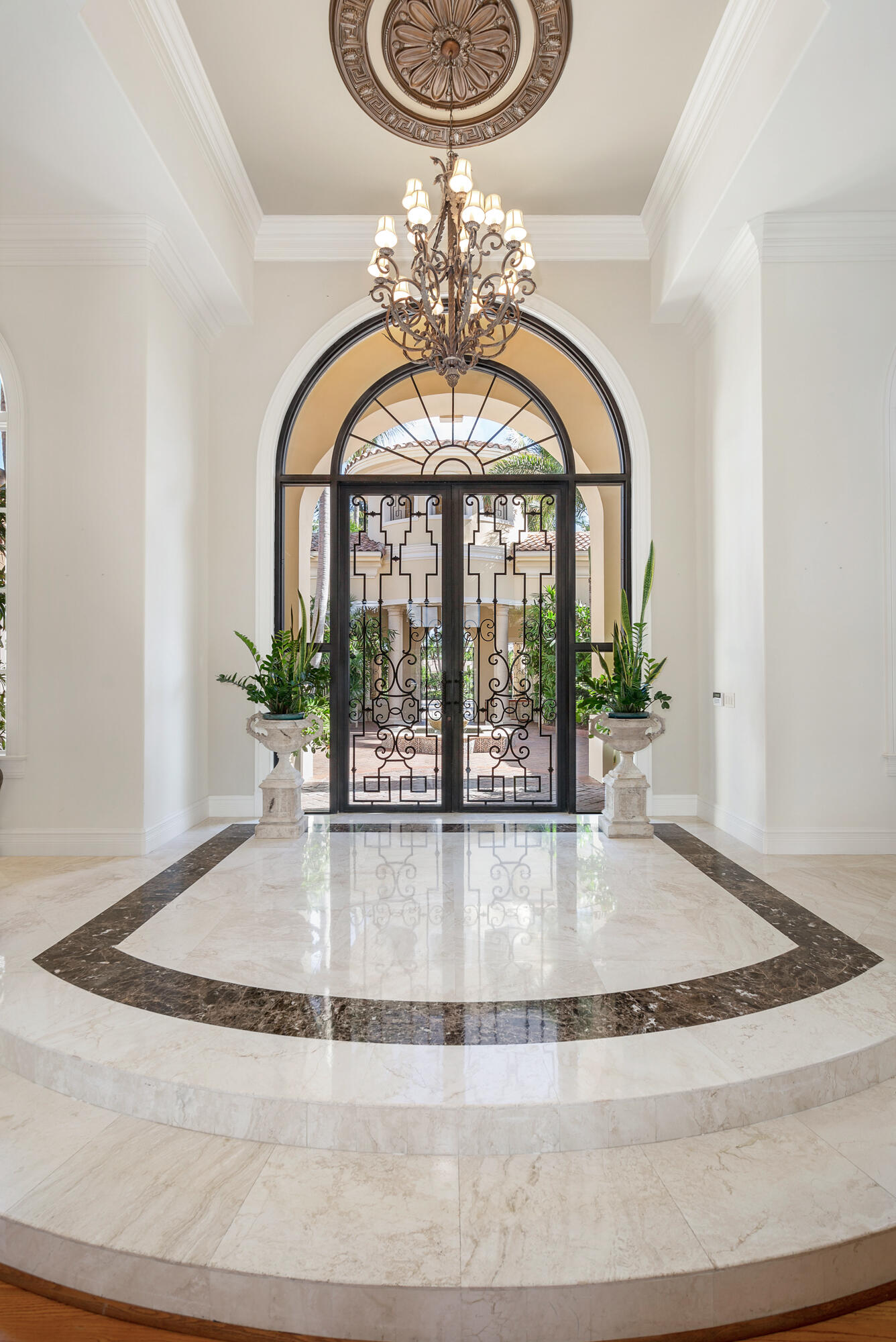 19223 North Riverside Drive Tequesta, FL 33469 - Photo 5 of 83 low-11