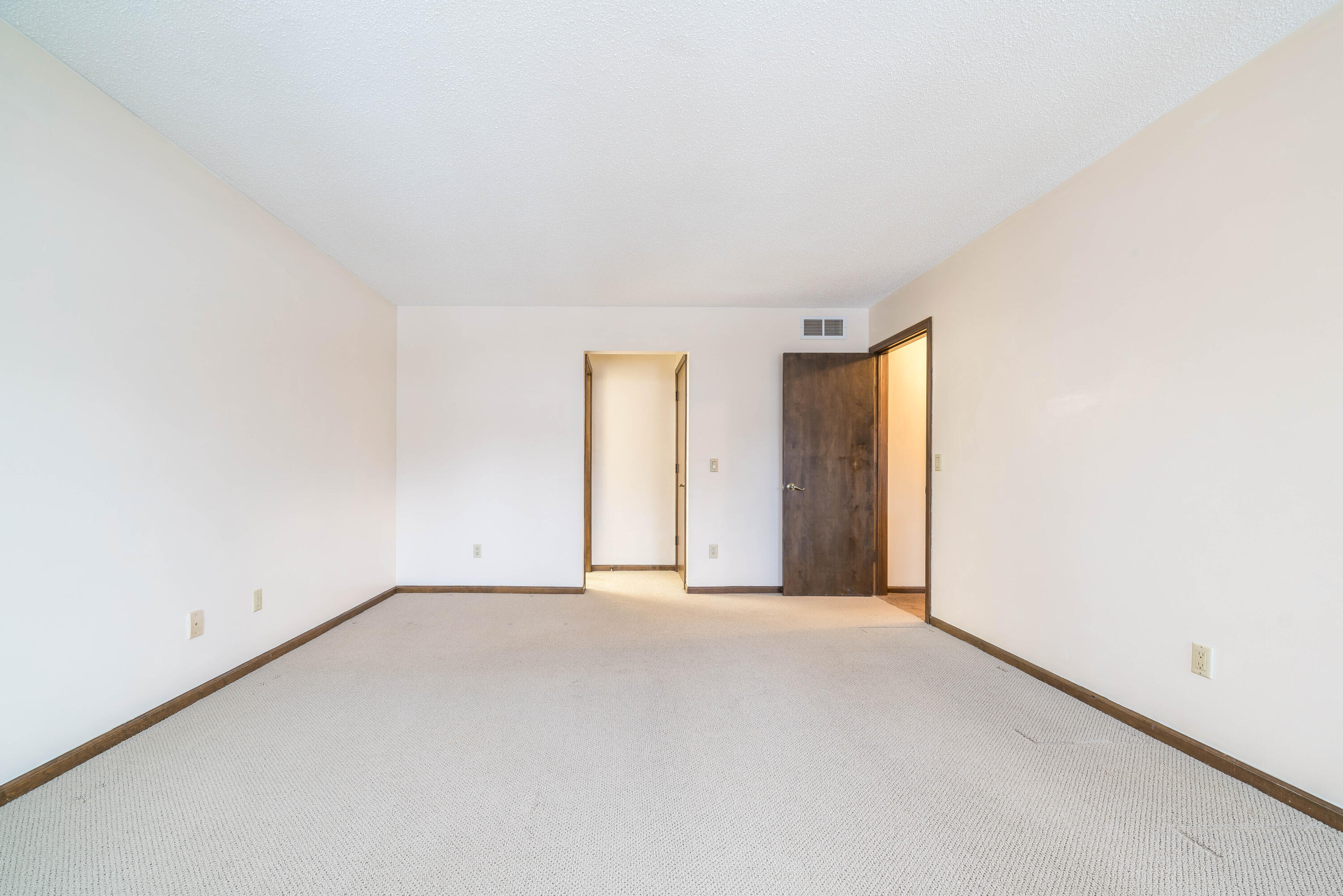6353 Torrington Road Kalamazoo, MI 49009 - Photo 13 of 24 6353_Torrington_Road_22