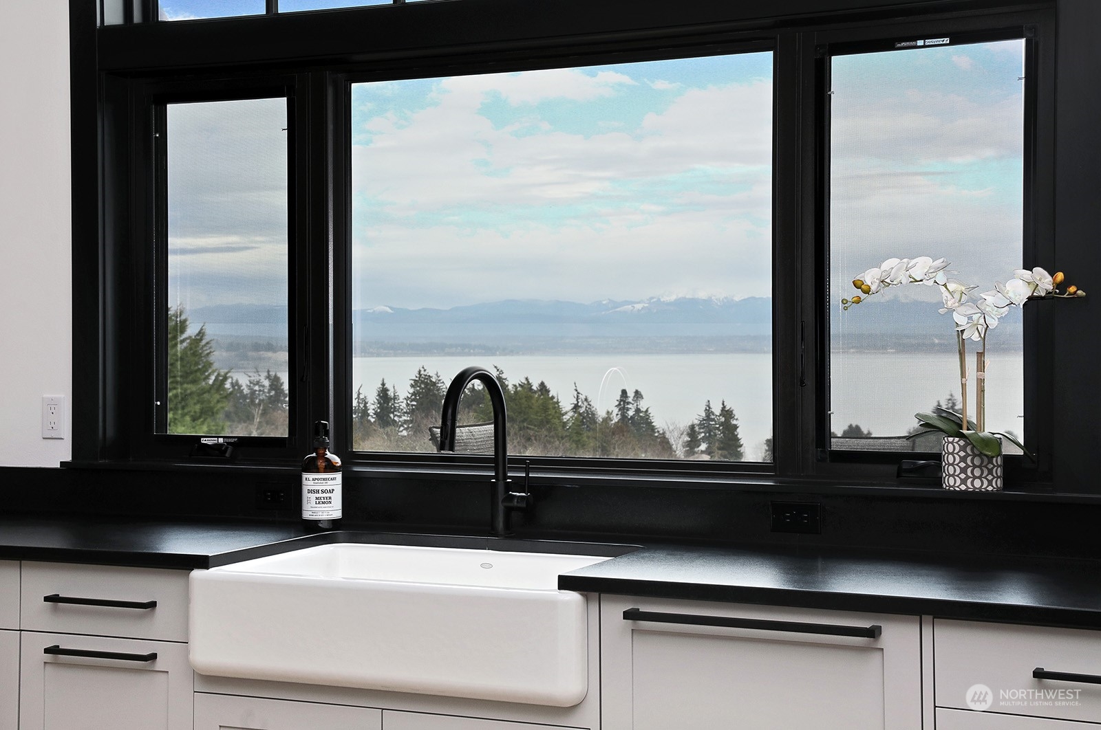 6537 Robin Lane Clinton, WA 98236 - Photo 16 of 40 Gallery Image 16