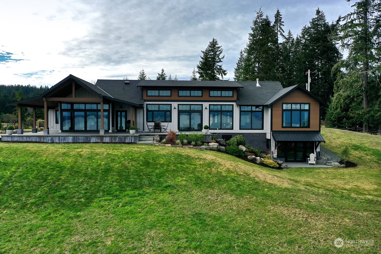 6537 Robin Lane Clinton, WA 98236 - Photo 3 of 40 Gallery Image 3
