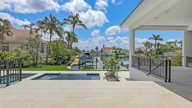$4,925,000 | 670 Old Compass Road, Longboat Key, FL 34228