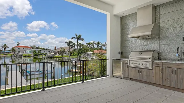 $4,925,000 | 670 Old Compass Road, Longboat Key, FL 34228