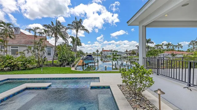 $4,925,000 | 670 Old Compass Road, Longboat Key, FL 34228