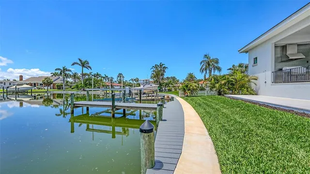 $4,925,000 | 670 Old Compass Road, Longboat Key, FL 34228