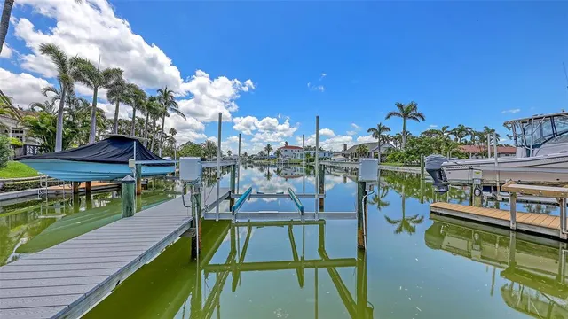 $4,925,000 | 670 Old Compass Road, Longboat Key, FL 34228