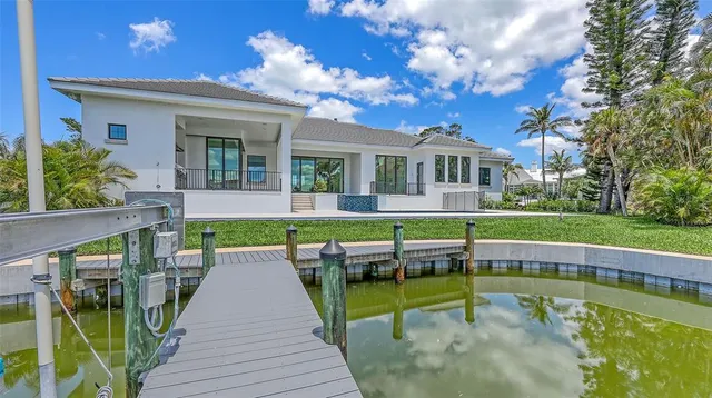 $4,925,000 | 670 Old Compass Road, Longboat Key, FL 34228